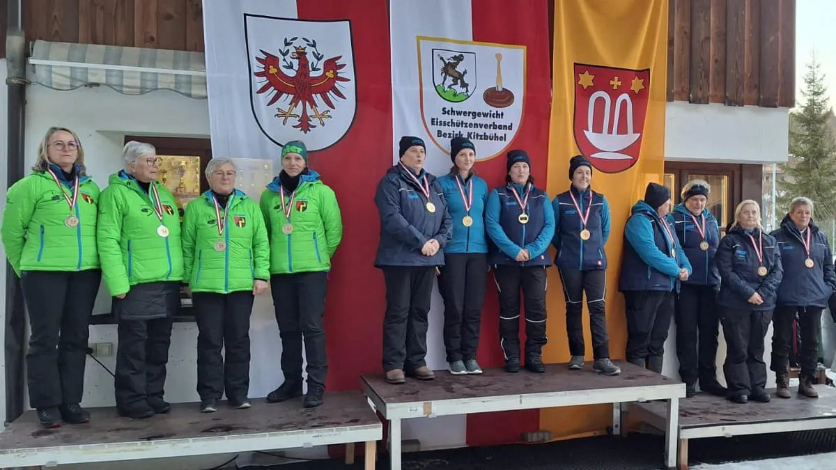 bzm_26_damen_podest_1